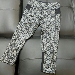 Capri workout leggings